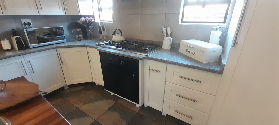 4 Bedroom Property for Sale in Wilkoppies North West